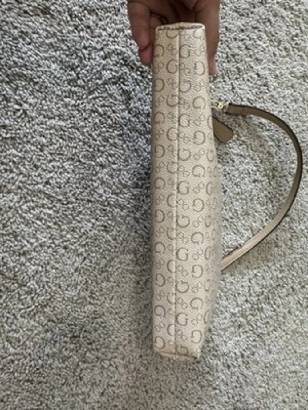 GUESS Beige Logo Shoulder Bag Medium Zip Gold Hardware Designer